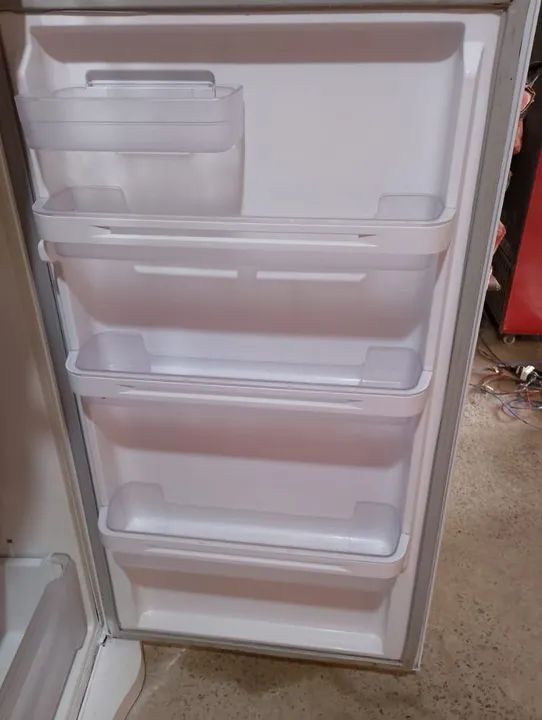 Vendo geladeira Frost Free 459 litros linda linda  - Foto 5