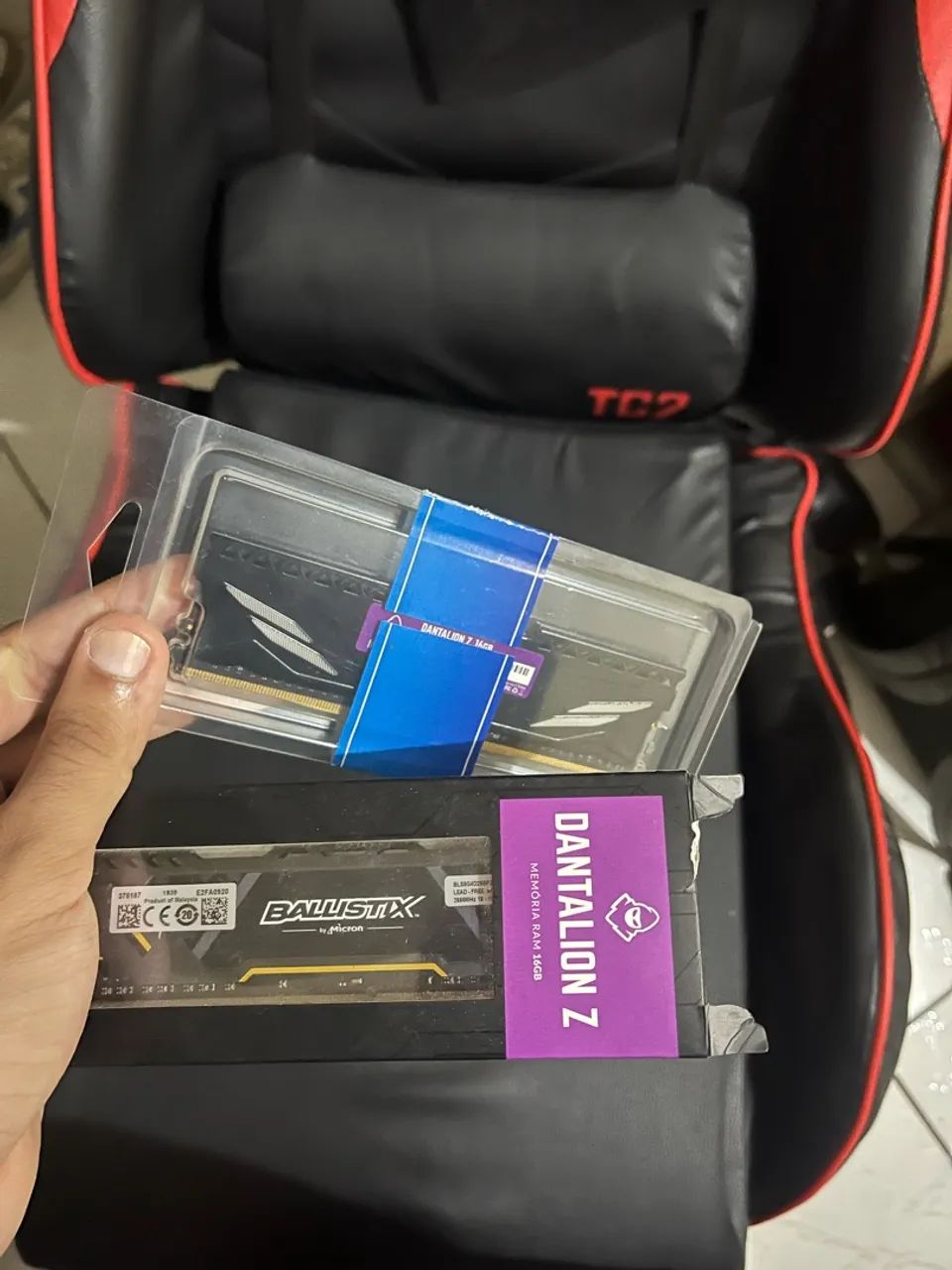 Duas memórias ram ddr4 (16gb e 8gb) com defeito - Foto 2