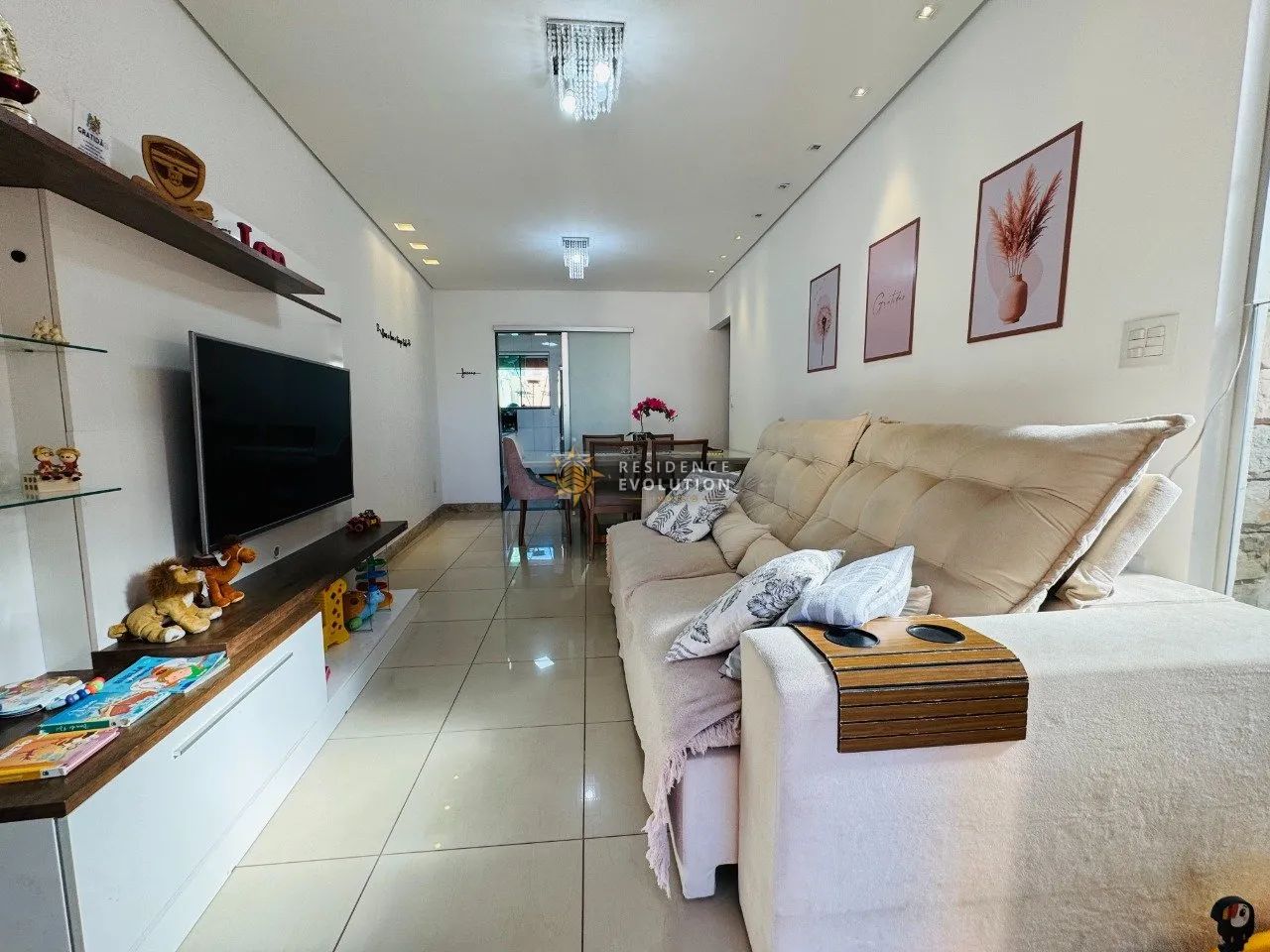 Excelente Casa Linear com 3 Quartos e Piscina no Bairro Heliópolis - Foto 4
