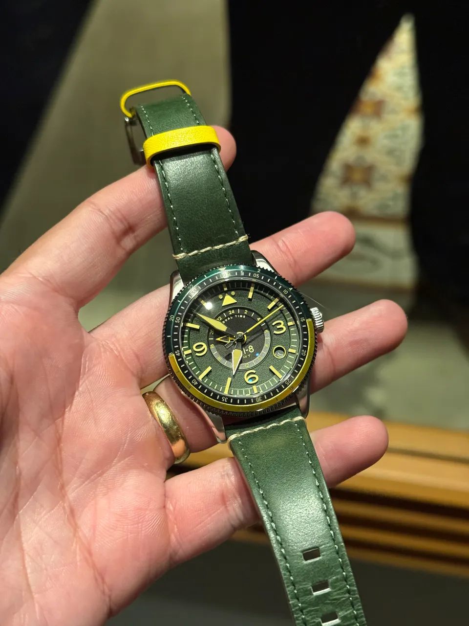 Relógio avi-8 flyboy gmt automático 