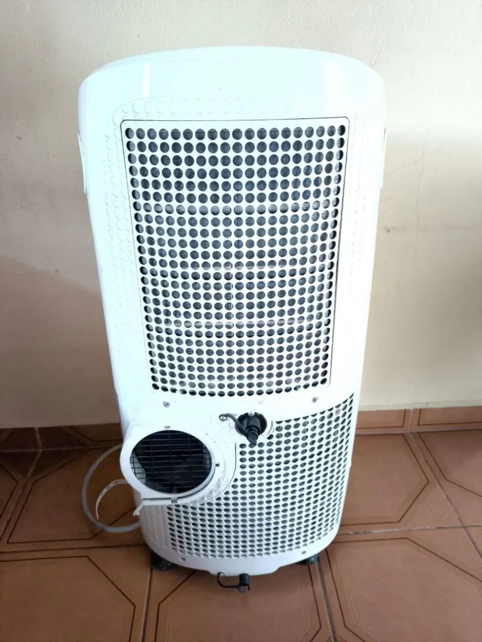 Ar condicionado portátil usado em bom estado  - Foto 2