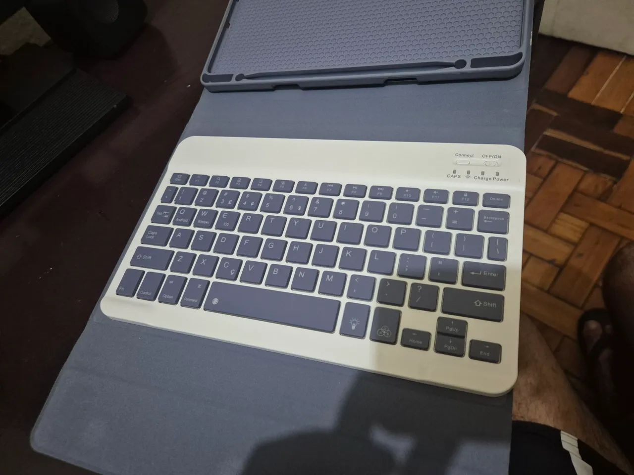 Capinha com teclado e mouse para o Tablet S6 Lite 2024 - Foto 2