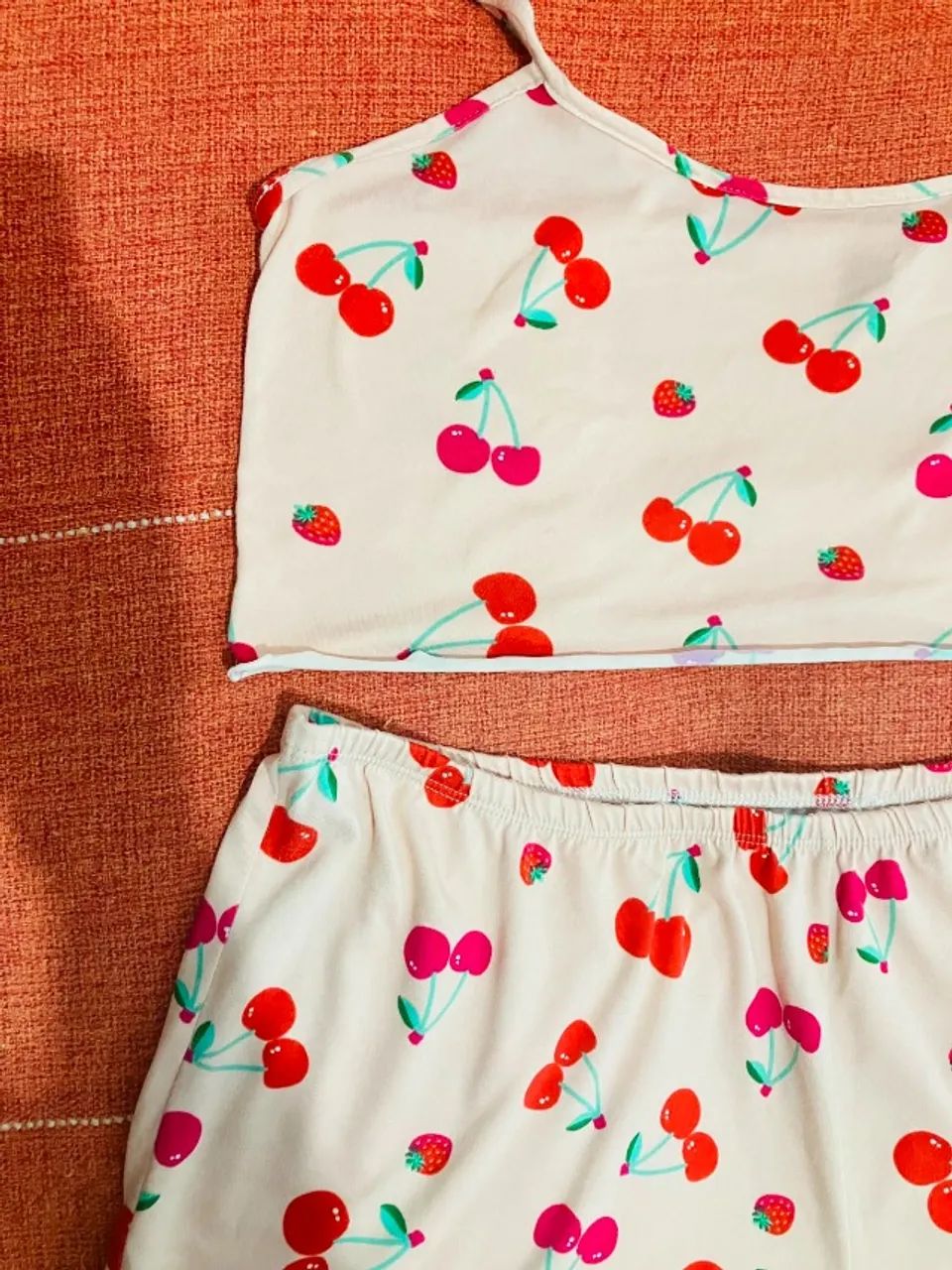 CONJUNTO DE PIJAMA ROSA ESTAMPADO