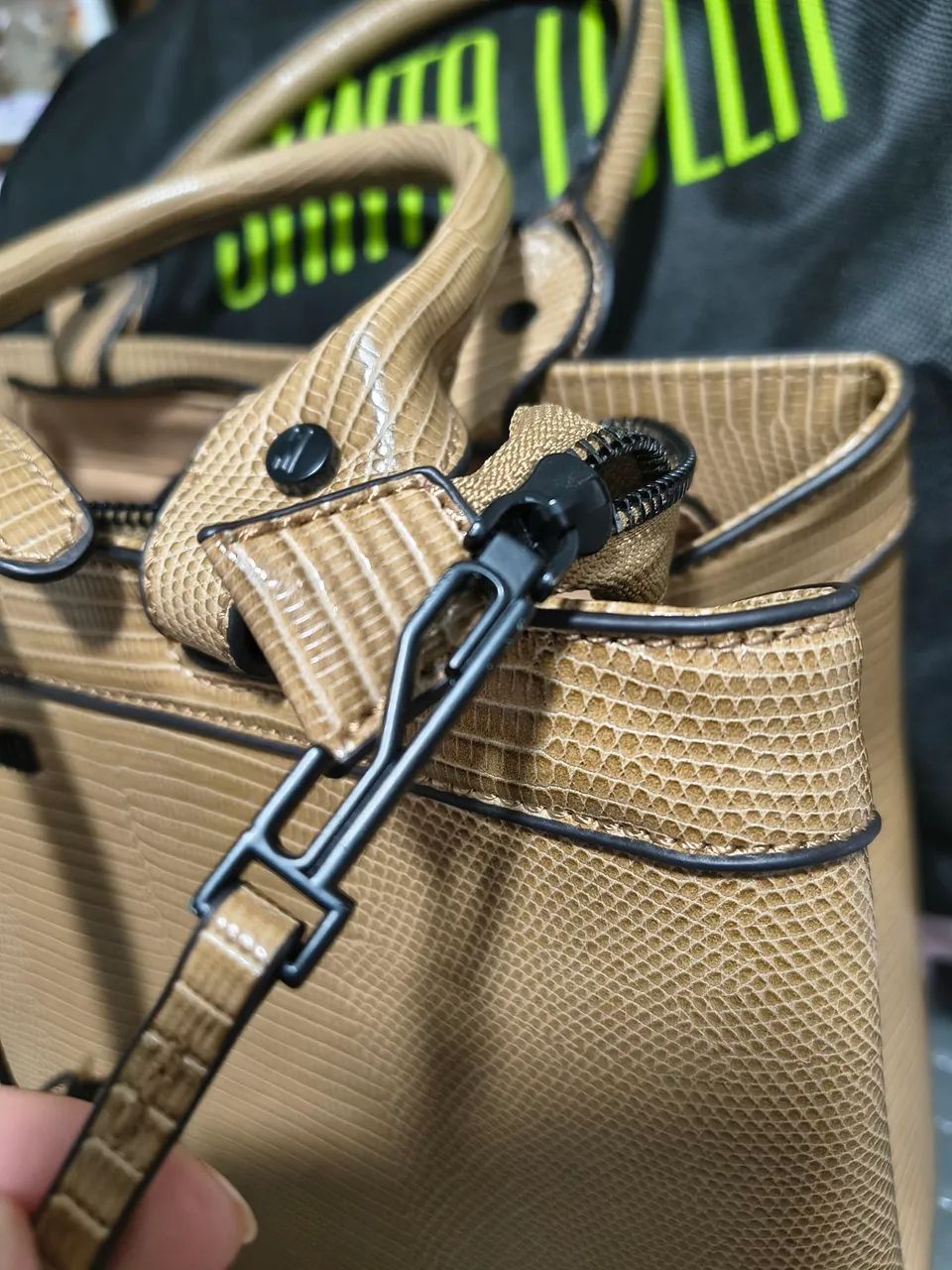 Bolsa Tote Lizard Marrom Duas Alças Santa Lolla - Foto 3