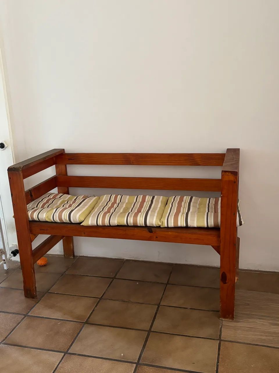 Banco tipo Sofá Madeira 