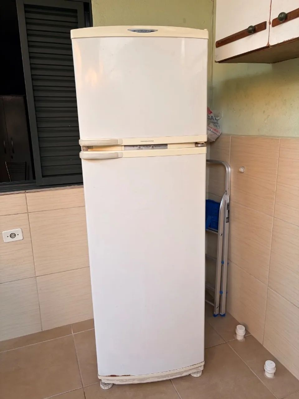 Geladeira 370 litros