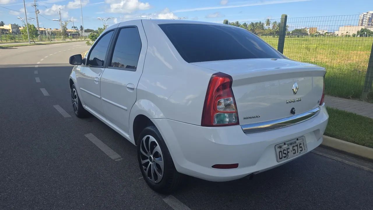 Renault Logan Expression Hi-flex 1.6 8V 4P 2013 - Foto 4