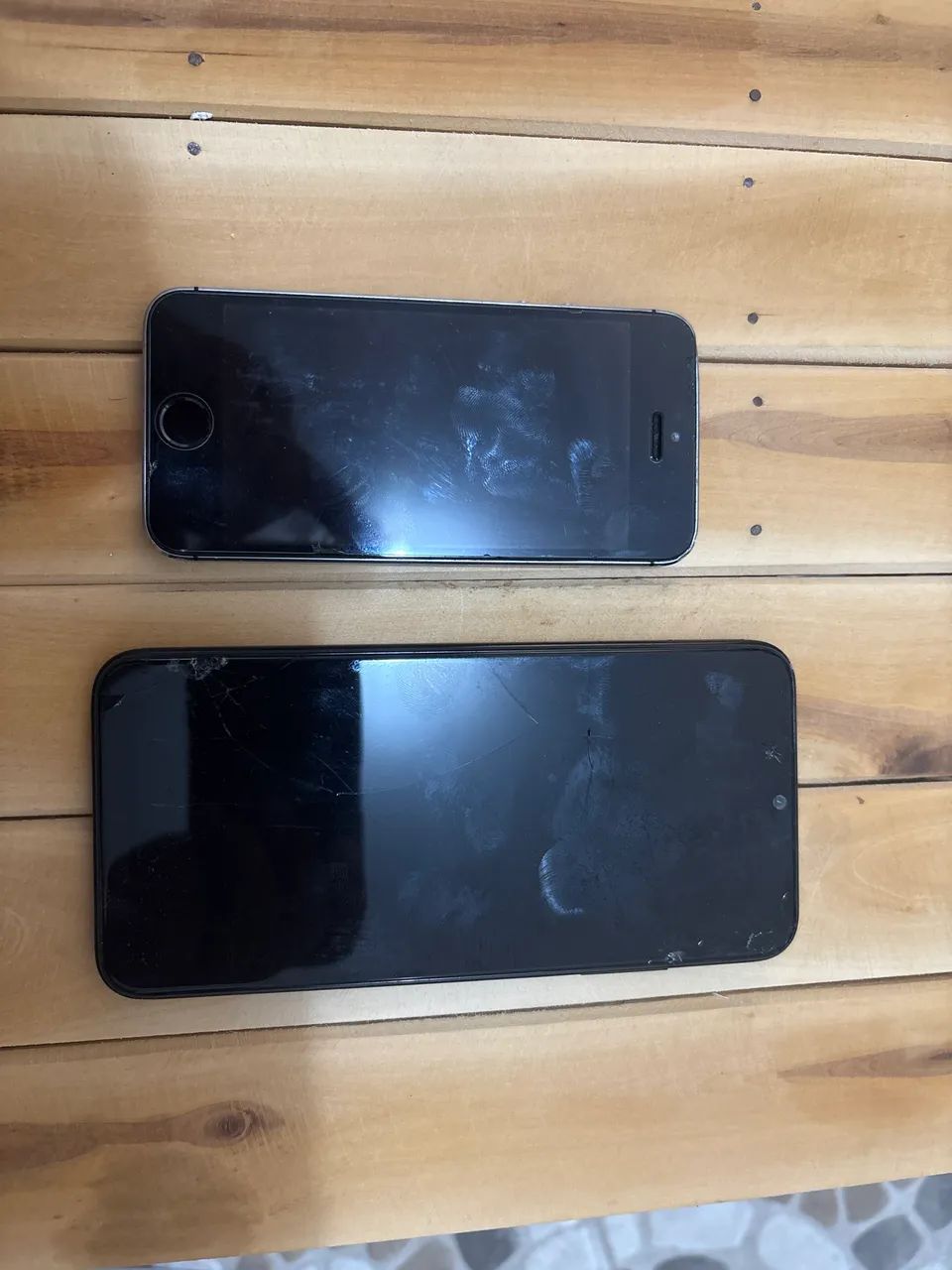 iPhone 5 e Redmi 8 . Retirada de peças 