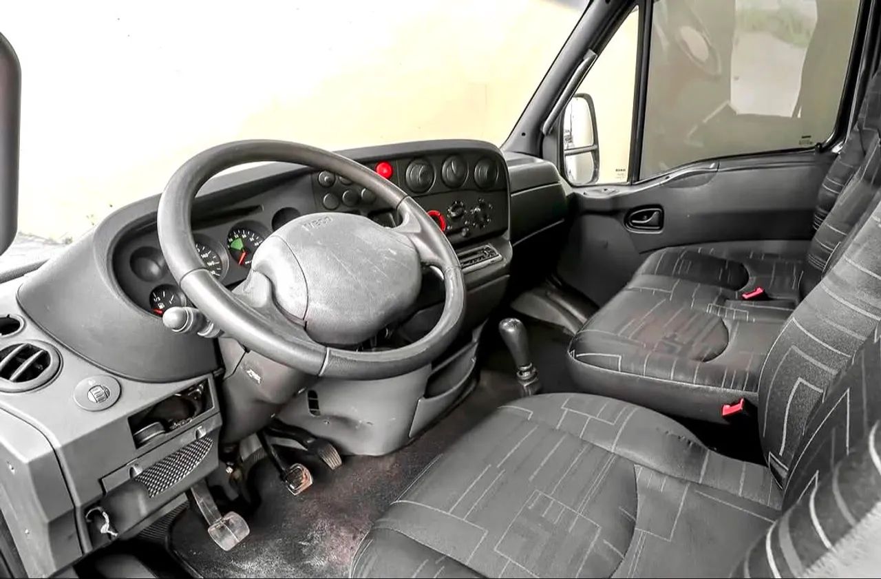 Iveco 35s14 /baú/2011 - Foto 2