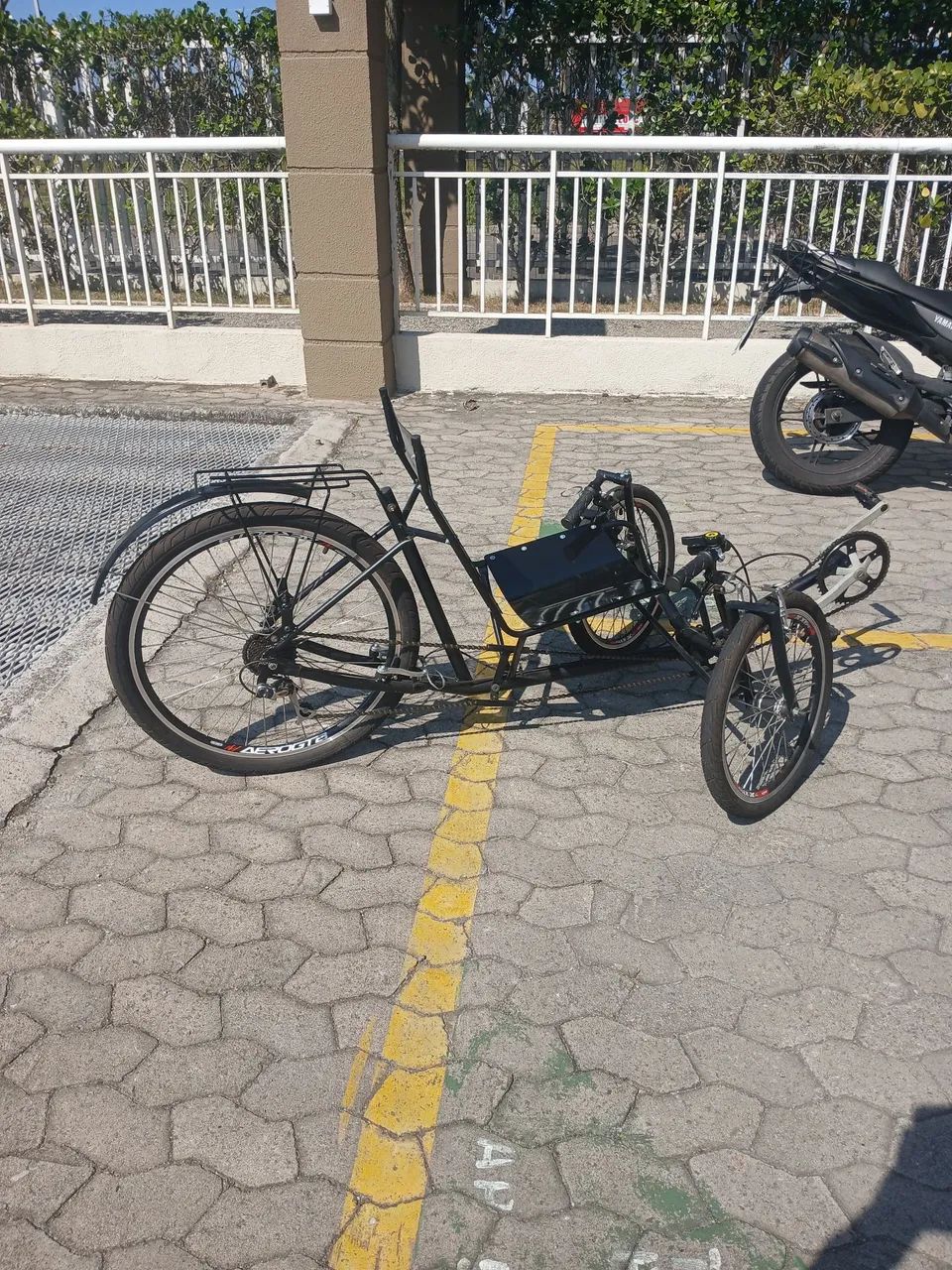Triciclo à pedal - Foto 4