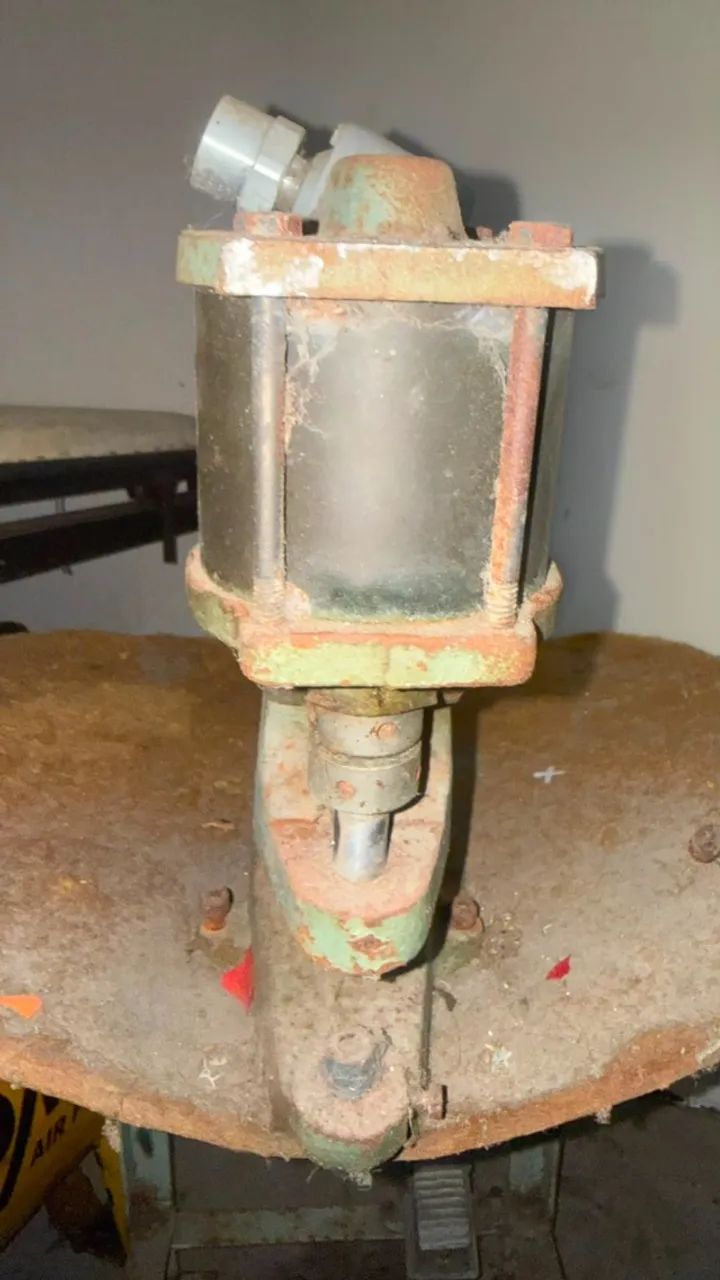 Máquina de Ilhós