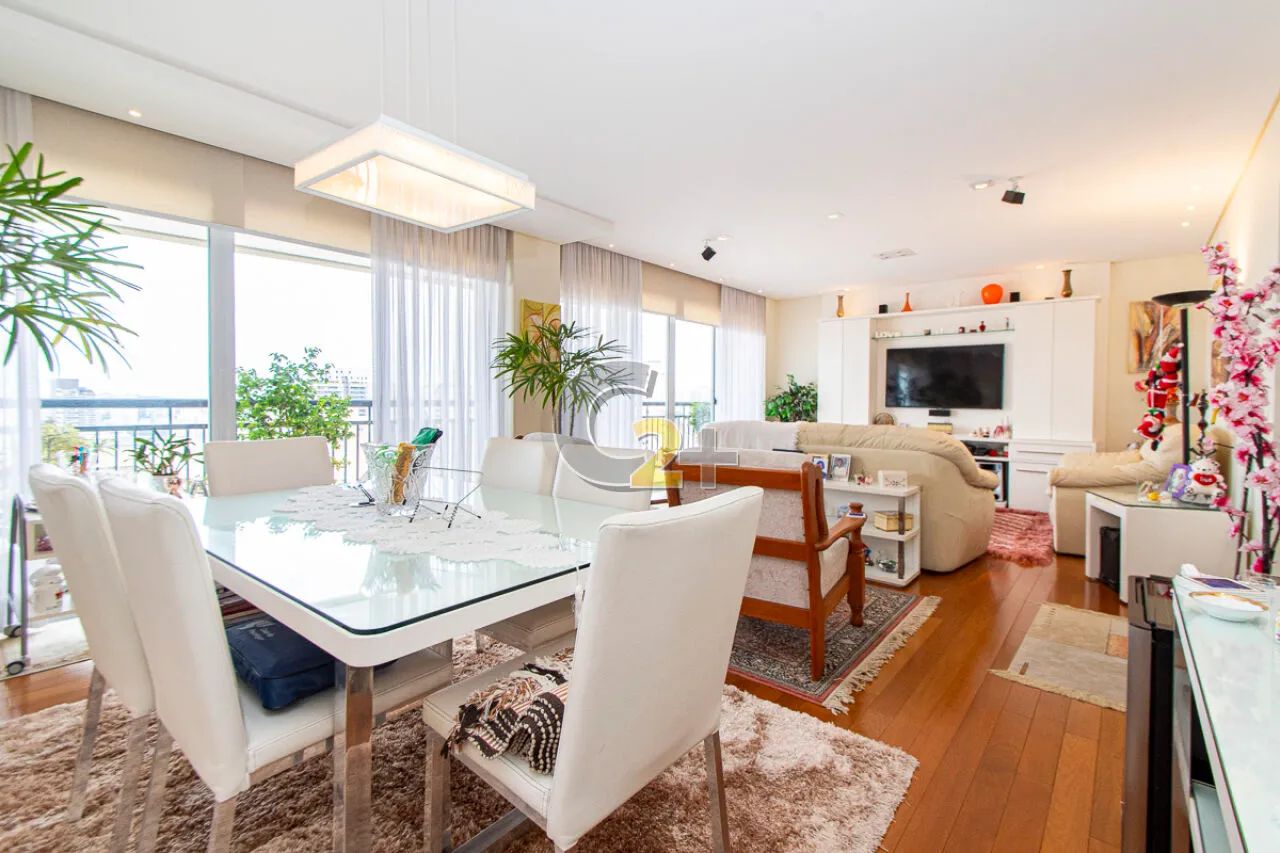 Apartamento à venda em Perdizes com 4 suítes e 4 vagas de garagem