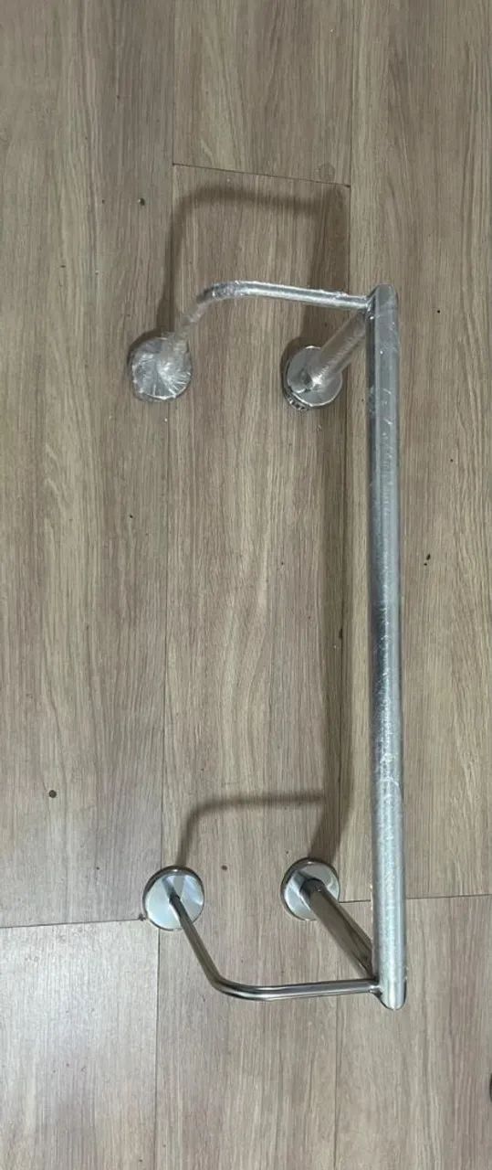 Arara para roupa toda em Inox com braços de apoio extra.