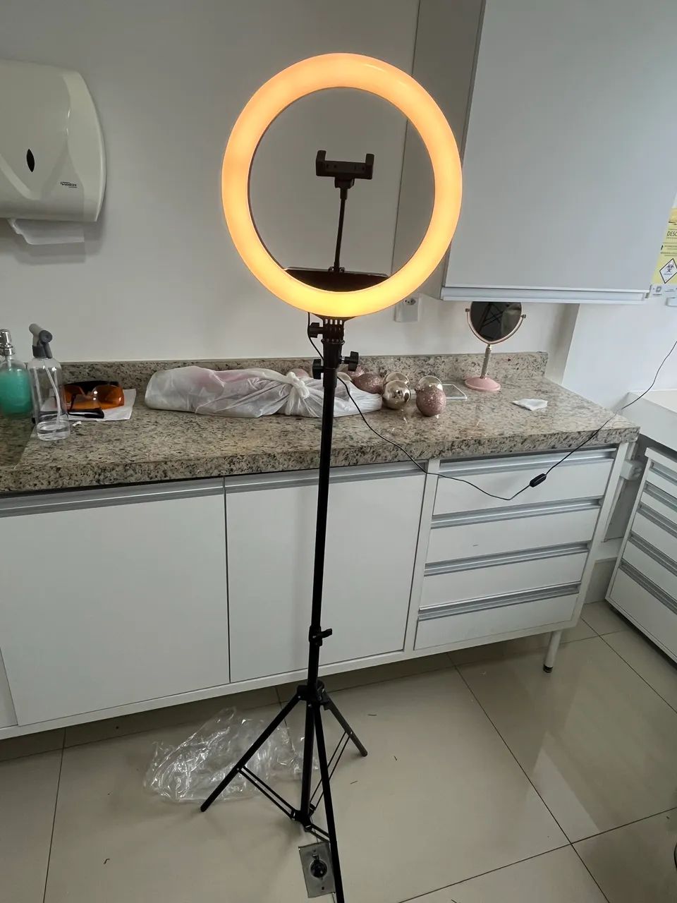 Ring Light 14? LED com 3 Suportes Celular - Nova Nunca Usada - Foto 4