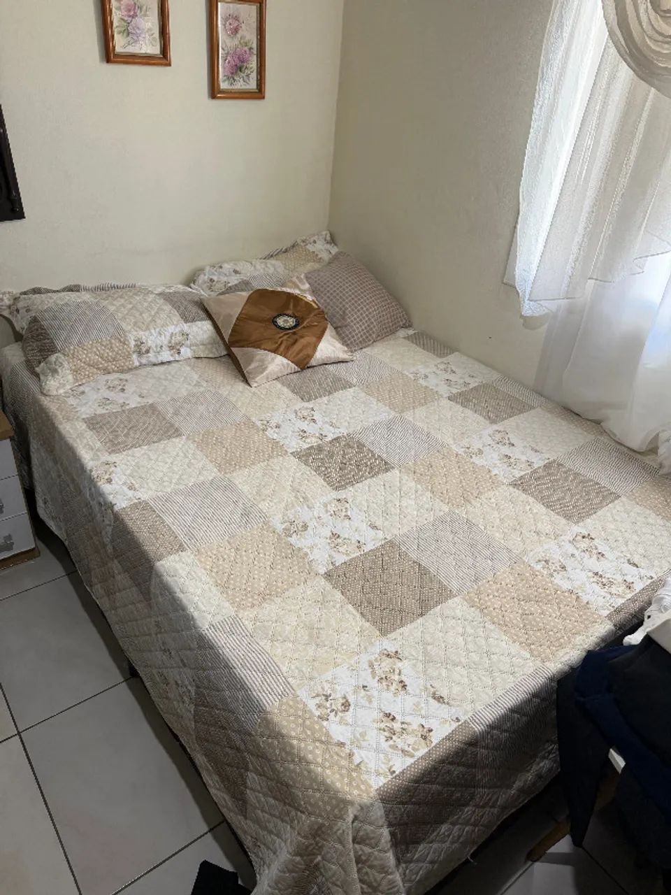 Cama de casal com colchão