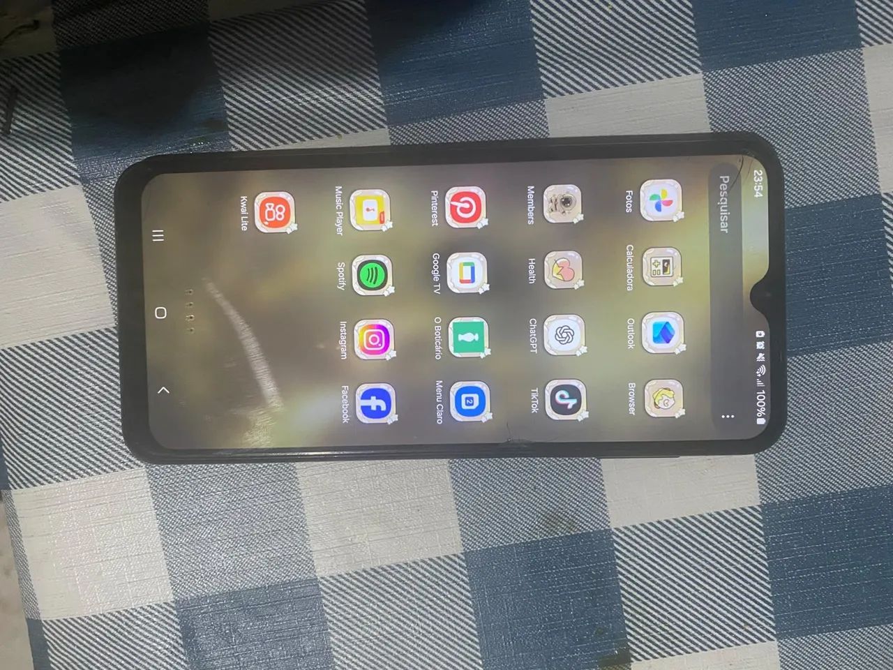 Celular: A 23 bateria boa