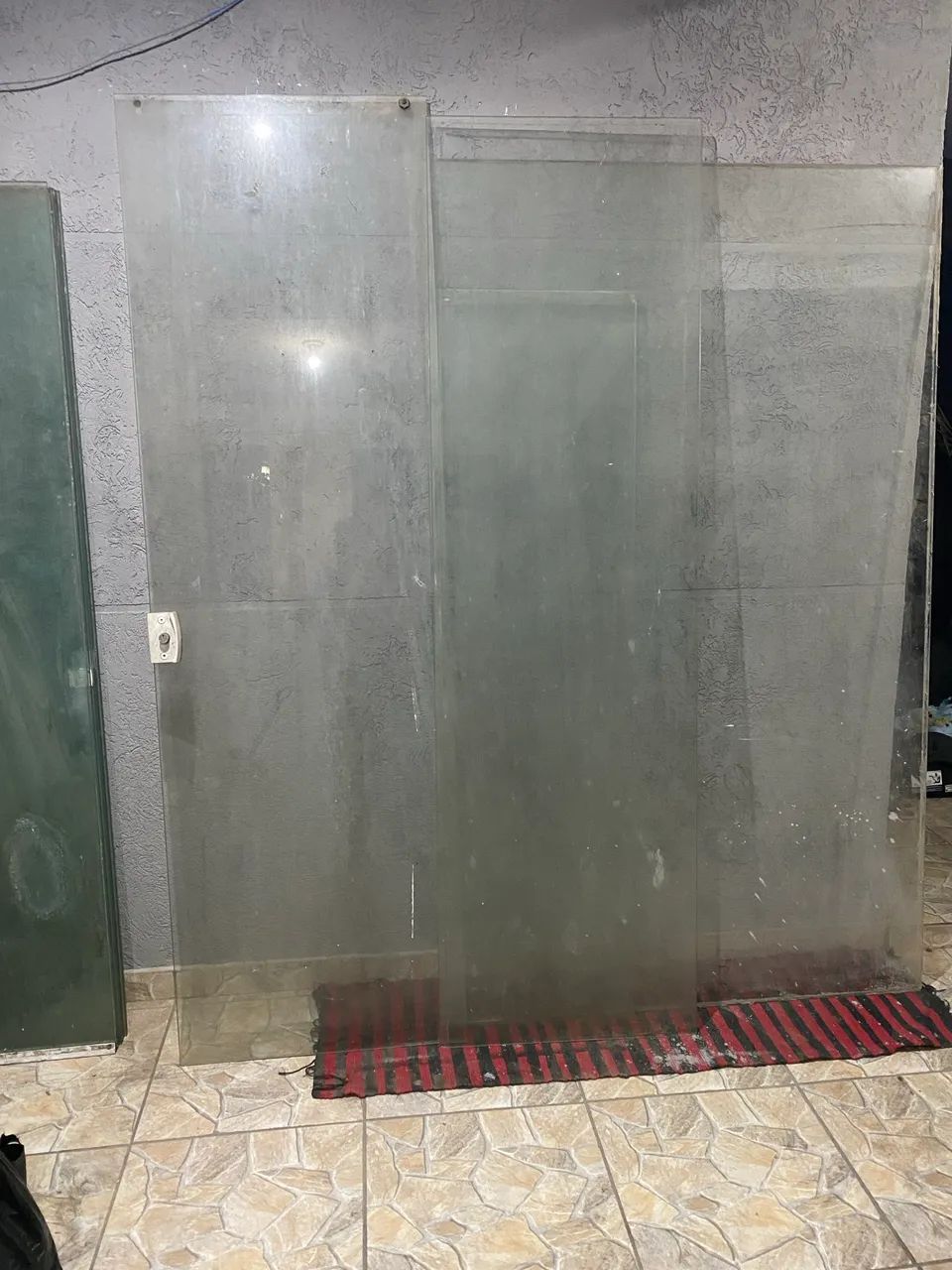 Vidros para Box de Banheiro 8mm - Peça Fixa + Porta de Correr