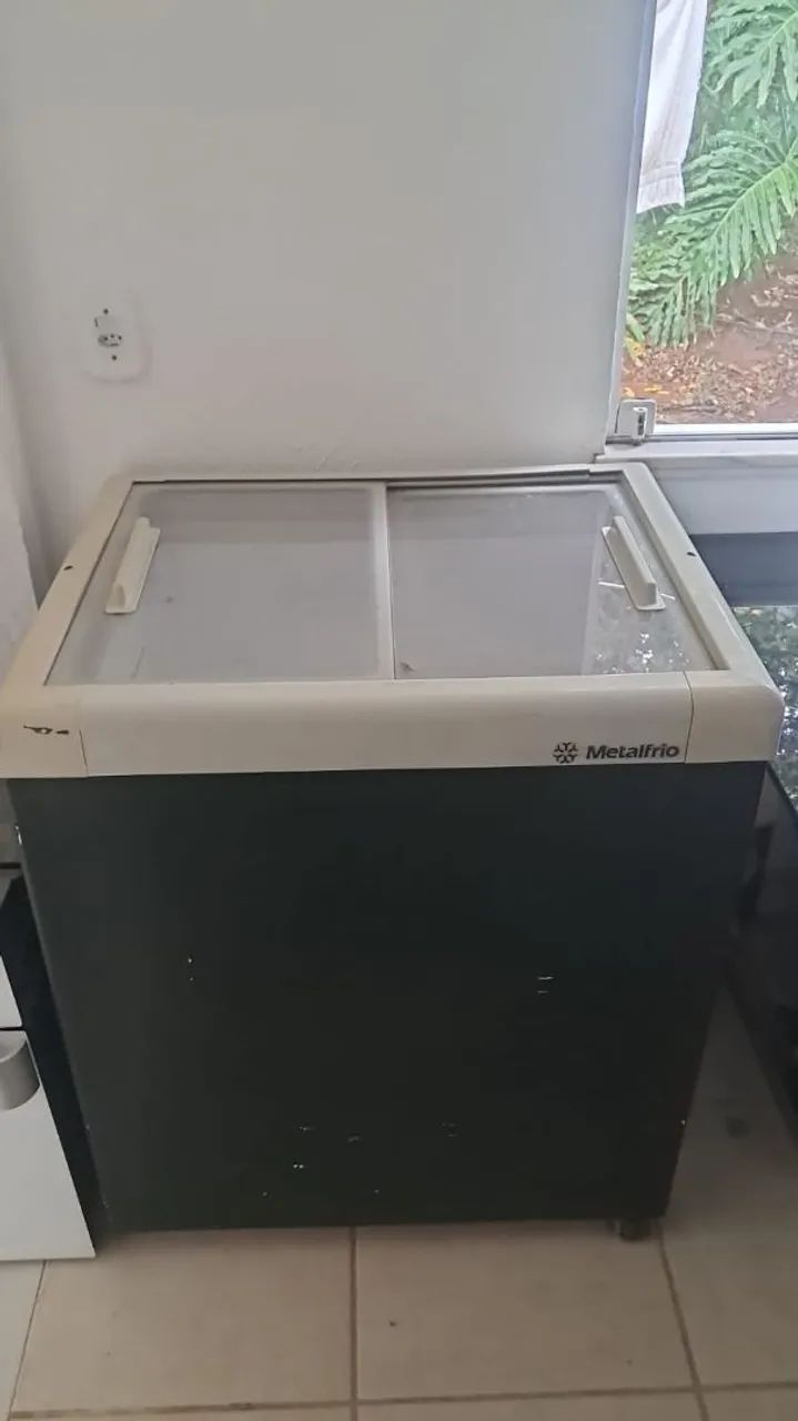  Freezer horizontal expositor com tampa de vidro 