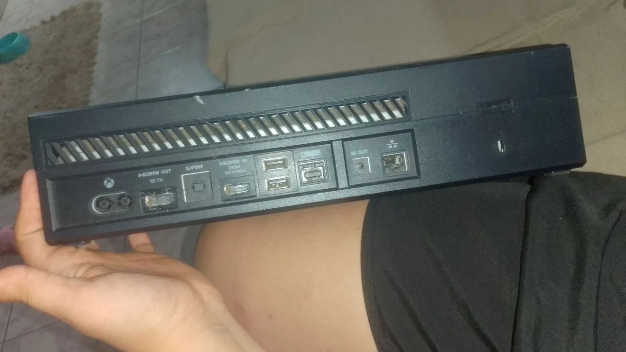 Xbox one com defeito quebrado  - Foto 4