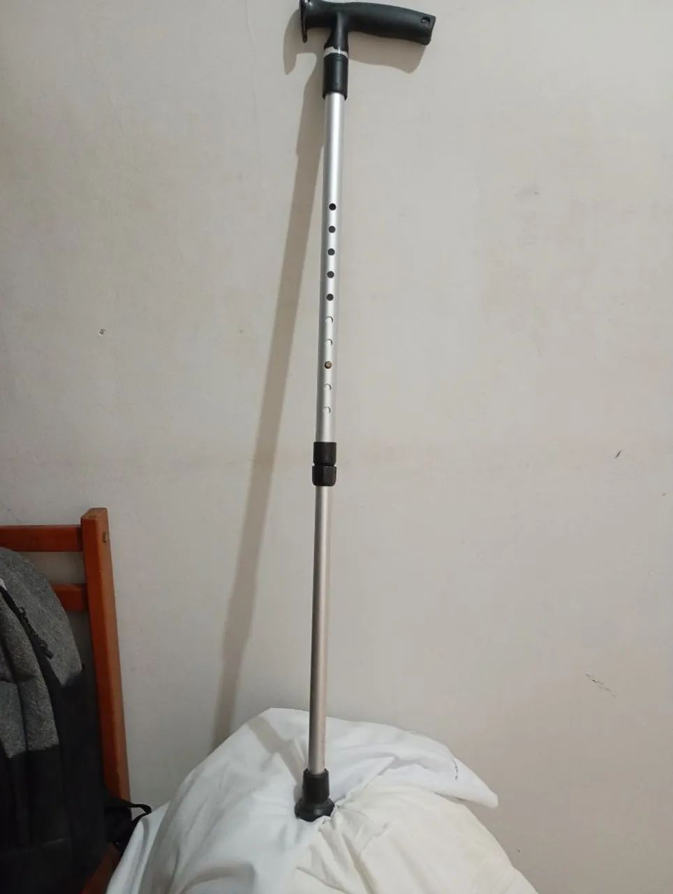 Bengala ortopédica Mercur semi nova ajustável dentro da validade  - Foto 2