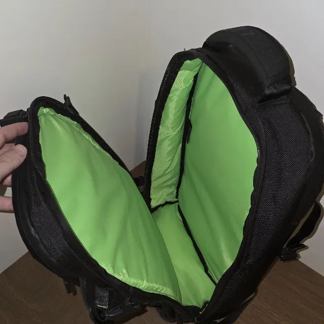 Mochila Razer Rogue 17" V3 - Estado de Nova - Foto 3