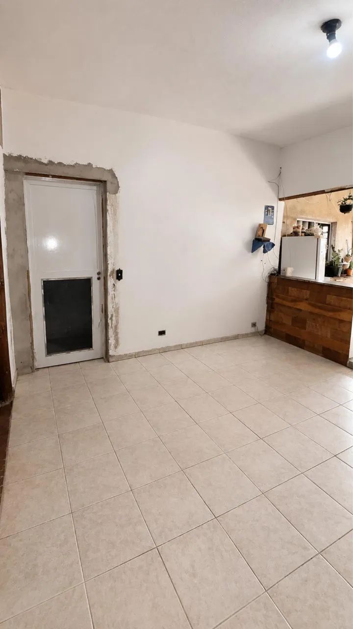 Vendo casa com dois pavimentos e entradas independentes. - Foto 2