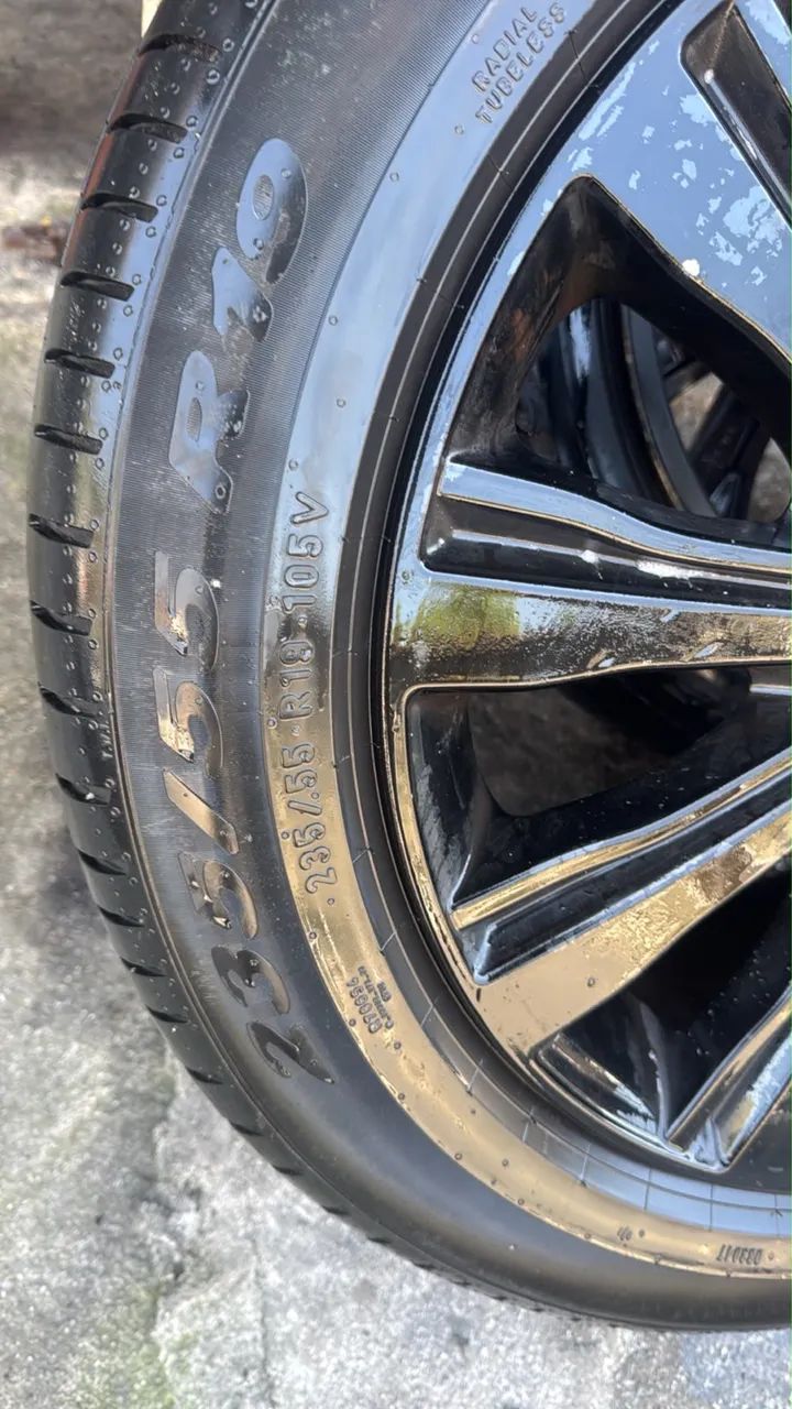 Rodas e pneus da Evoque - Foto 2
