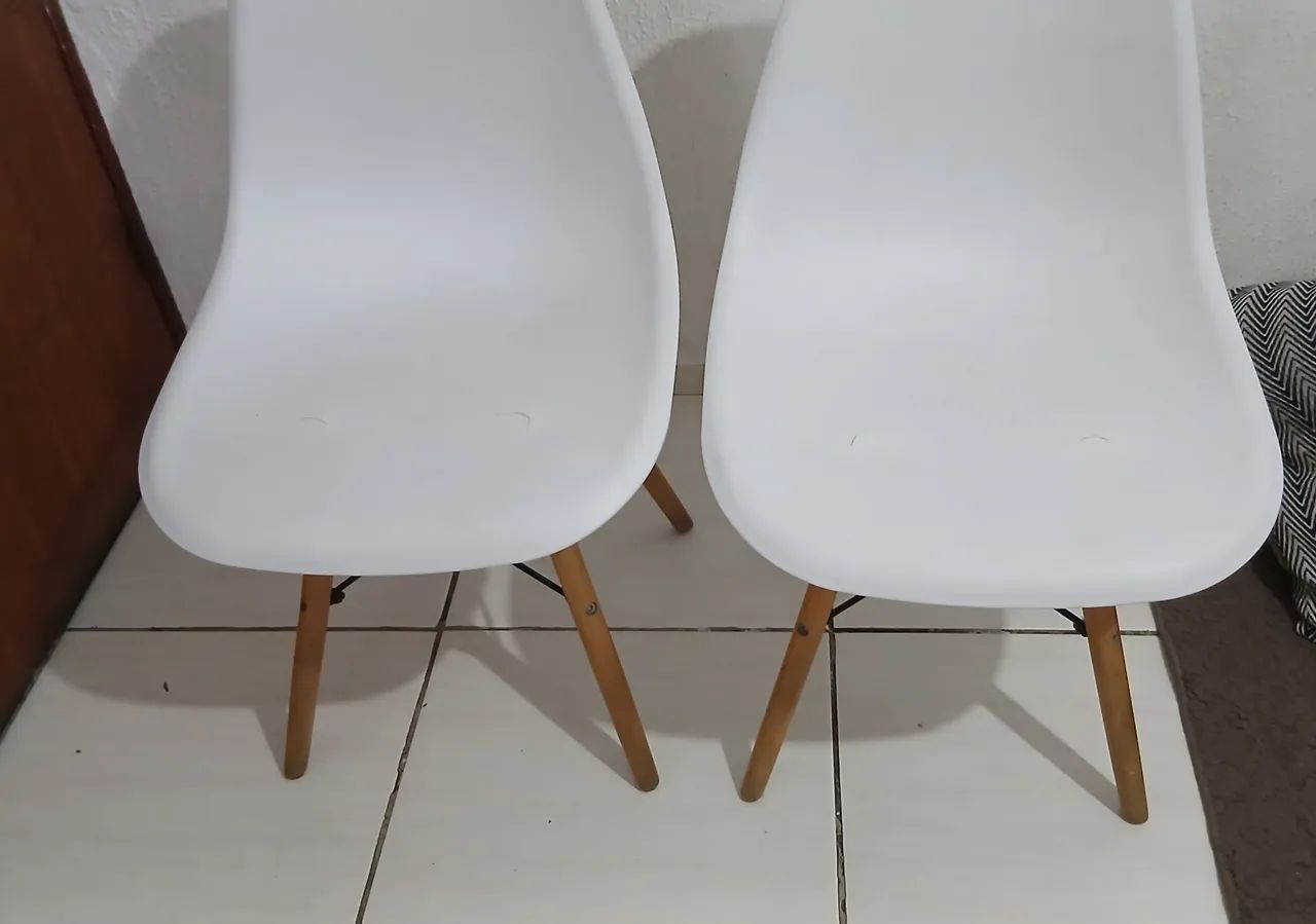 Cadeira retró as duas por $90