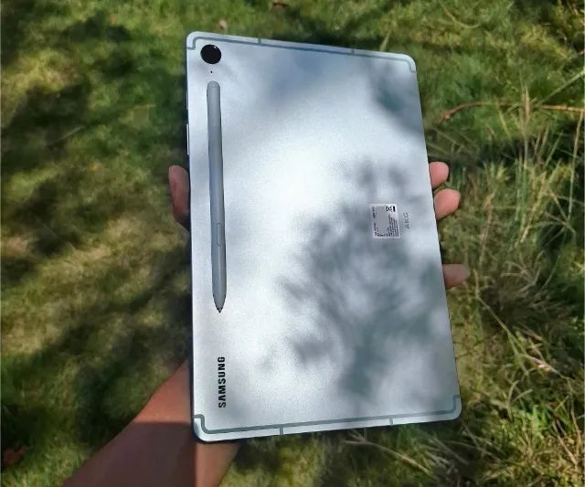 Tablet Samsung Galaxy Tab S9 FE 5G 128 GB com S Pen, capa e caixa - Foto 5