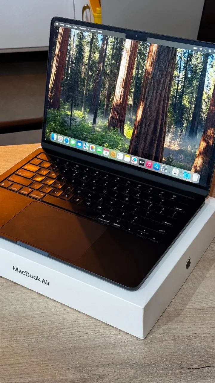 MacBook Air M2 | 256GB SSD | 8GB Ram | Ciclos de bateria: 0 (Nova