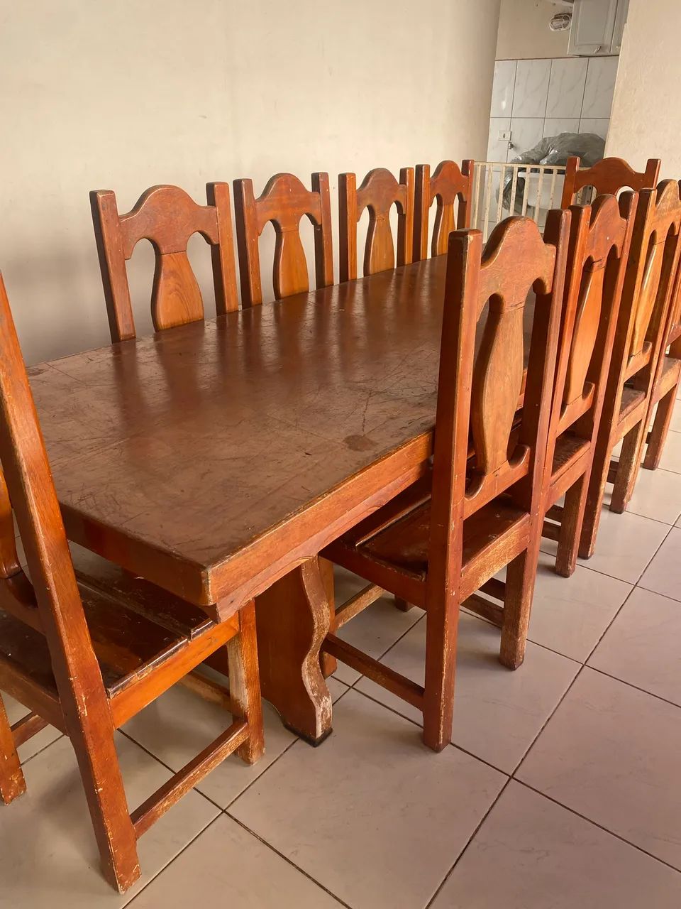 Jogo de mesa de madeira