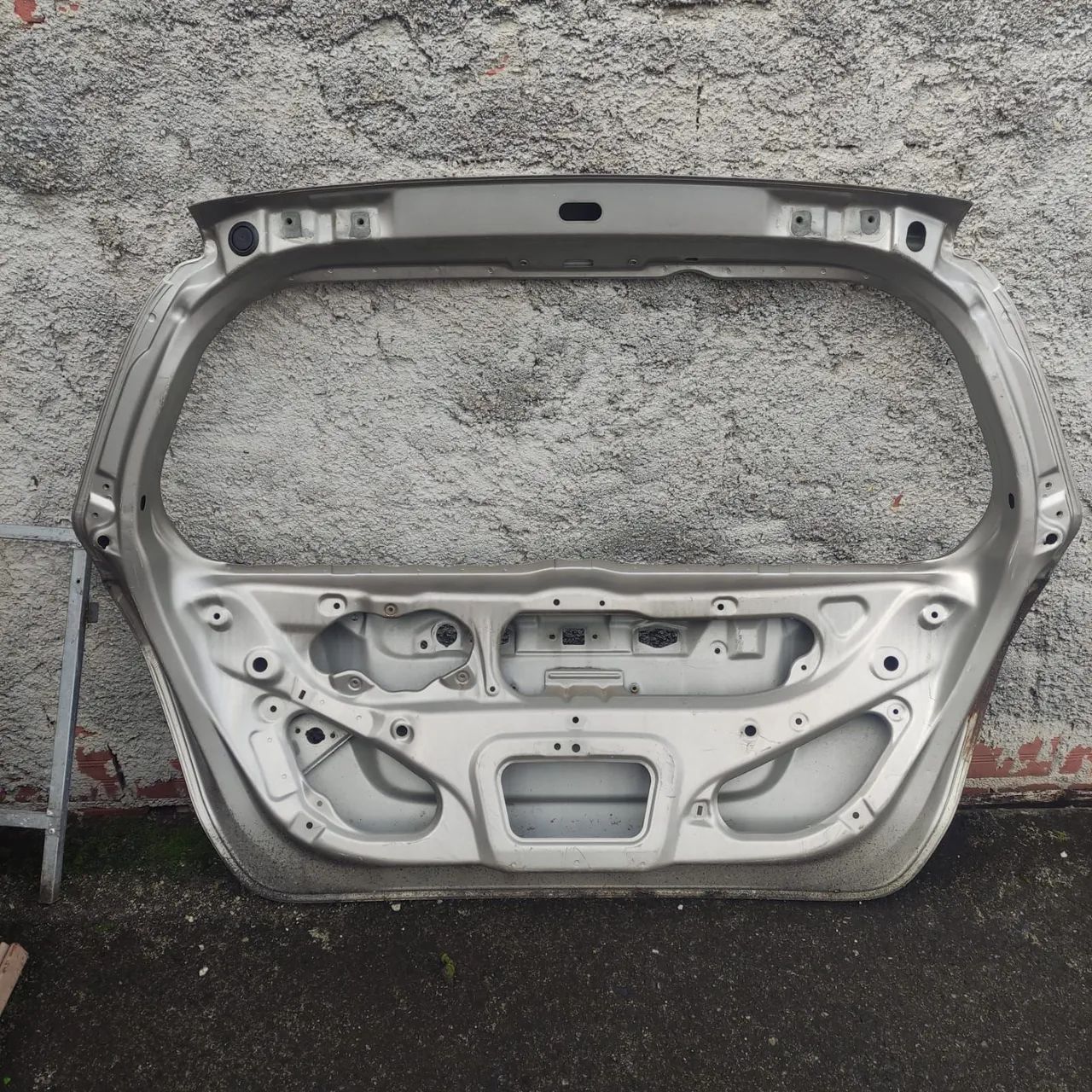 Tampa Traseira de Porta Malas Honda Fit 2003/2008. - Peças para