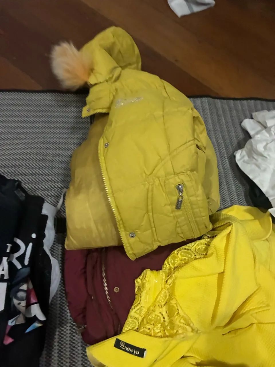 Lote de roupas P/M  - Foto 5