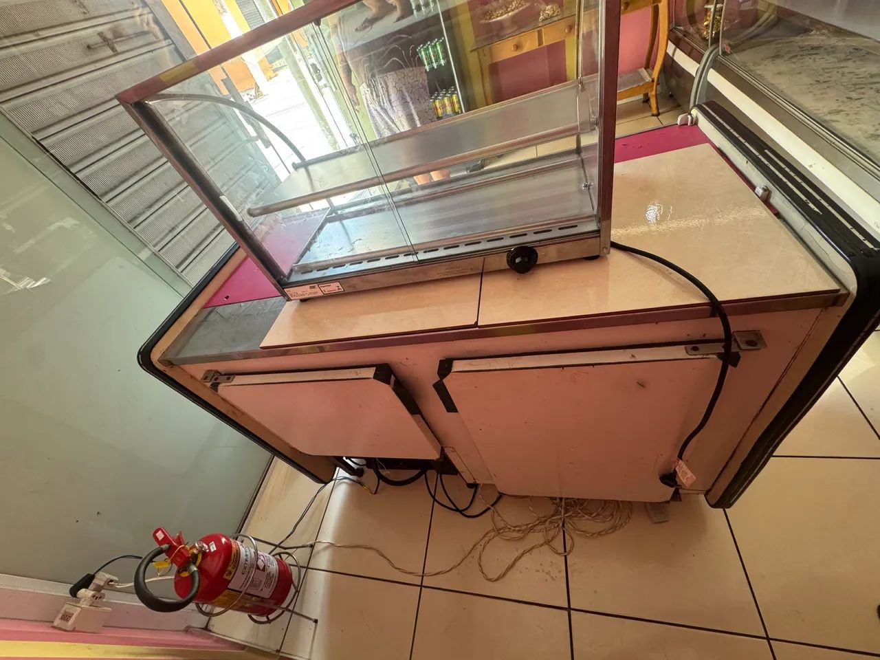     Expositor Refrigerado 220V Funcionando Perfeito Ótimo Estado - Foto 6