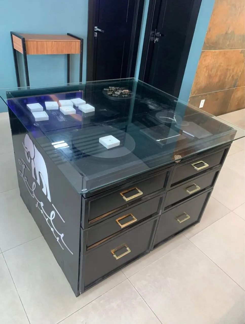 Vitrine Expositora para Loja com Tampo de Vidro e 12 Gavetas - Foto 2
