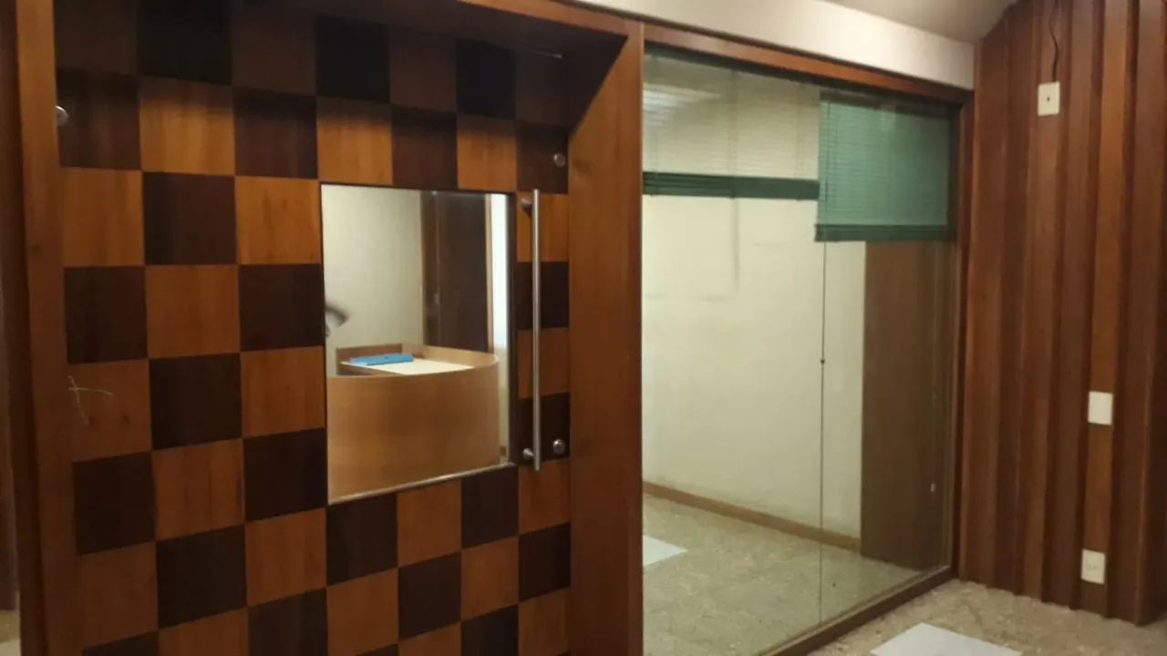 Andar Inteiro Comercial com 11 Salas e 6 Vagas na Glória - Foto 2