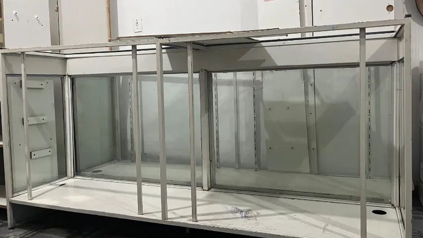 Balcão expositor para farmácia ou comércio - 2 metros - Foto 3