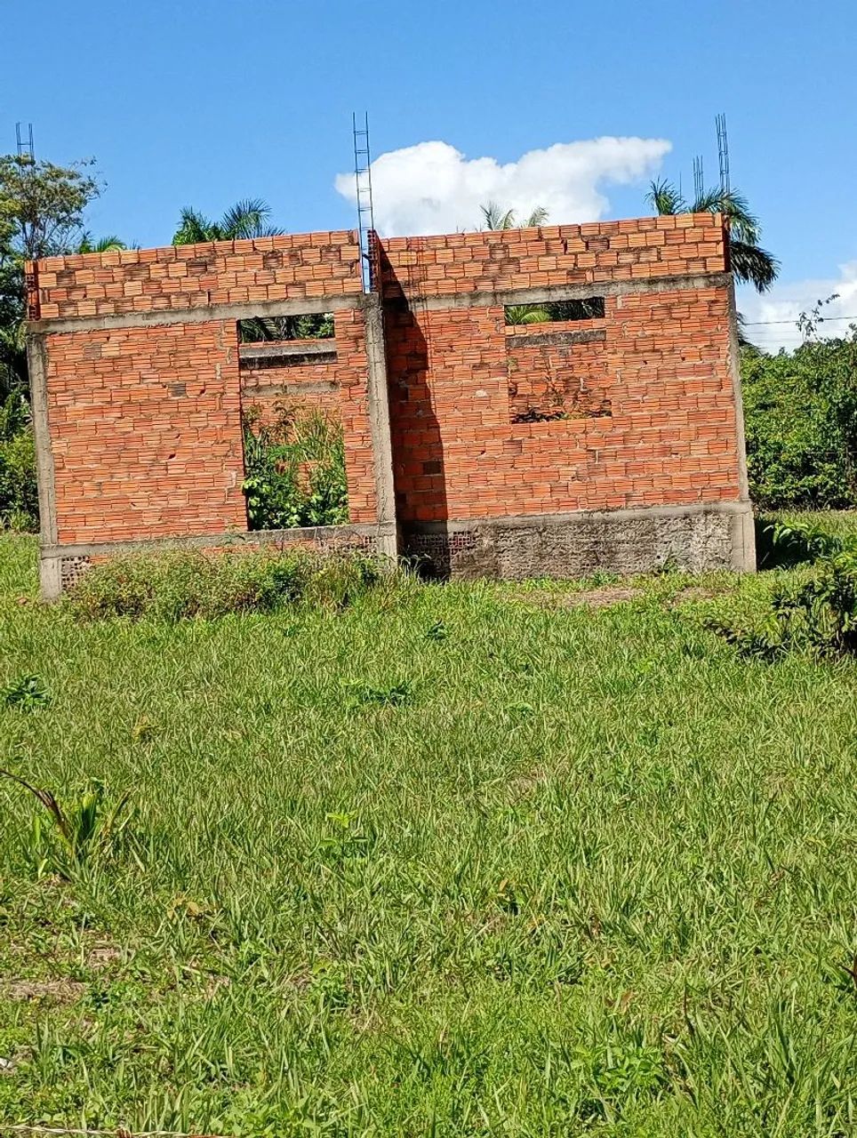 Vende-se terreno com quase quase adiantada - Foto 4