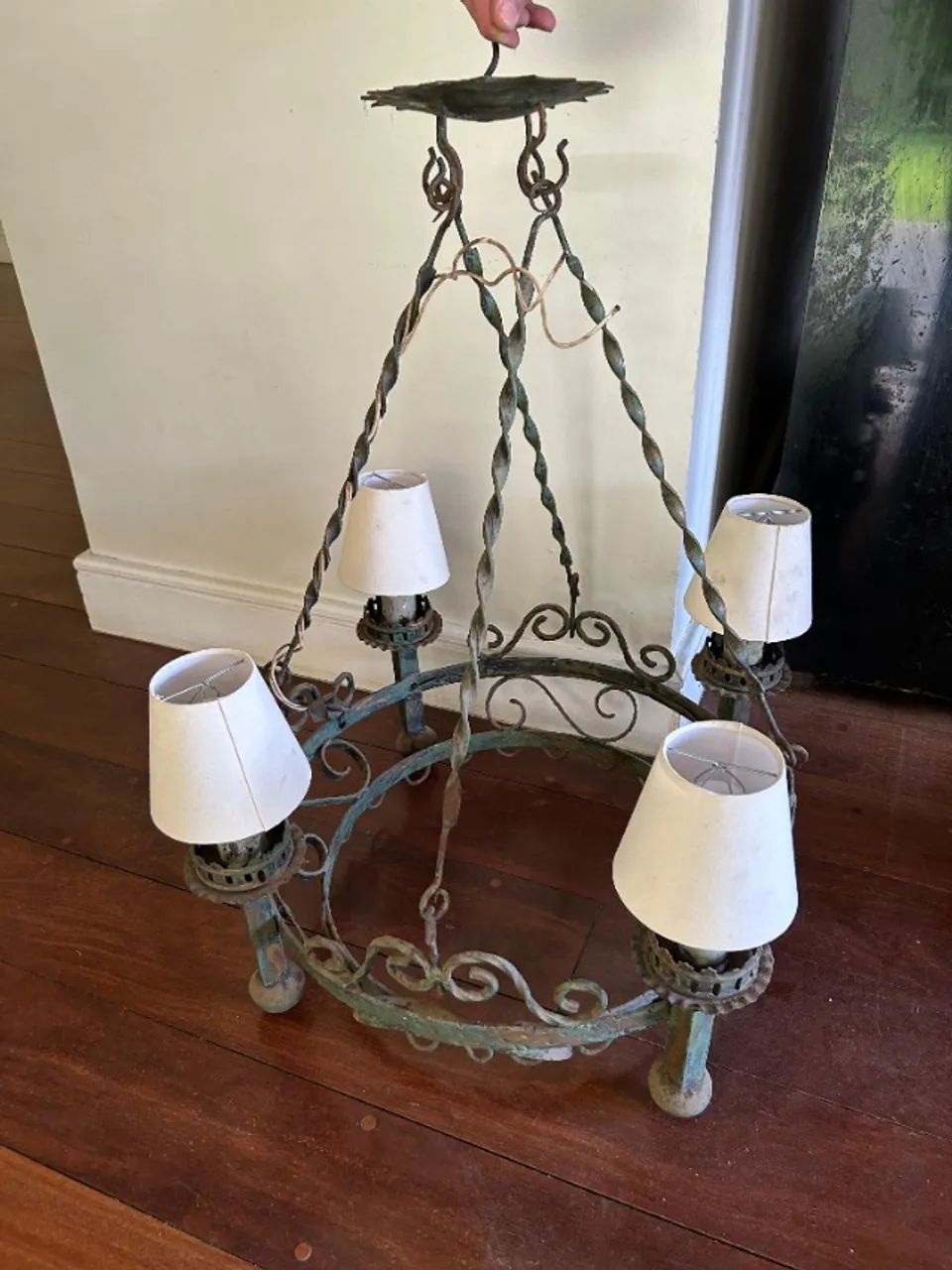 Lustre de ferro - 4 cúpulas - Foto 4