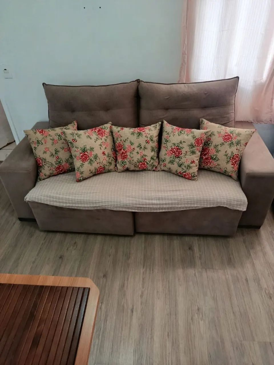 Sofá retrátil e reclinável + 5 almofadas e manta  - Foto 3