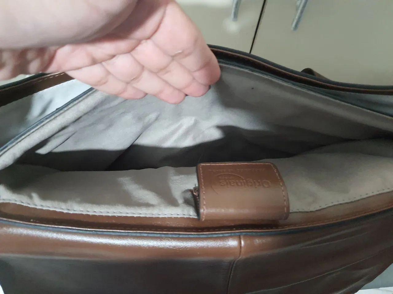 Bolsa transversal em couro para macbook da IPLACE  - Foto 5