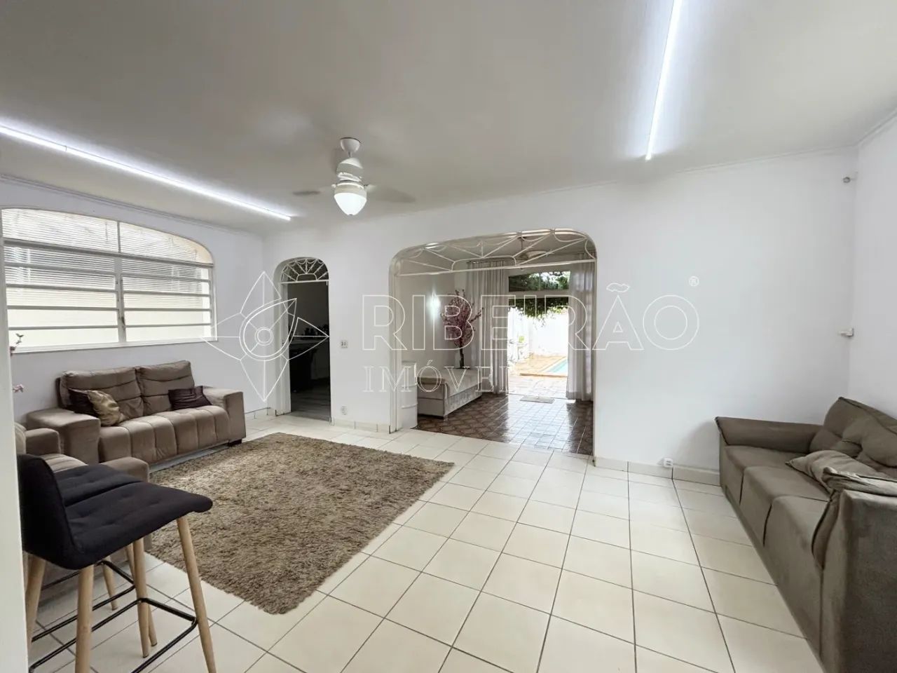 Casa comercial com 06 salas e piscina para locação no bairro Jardim América - Foto 2