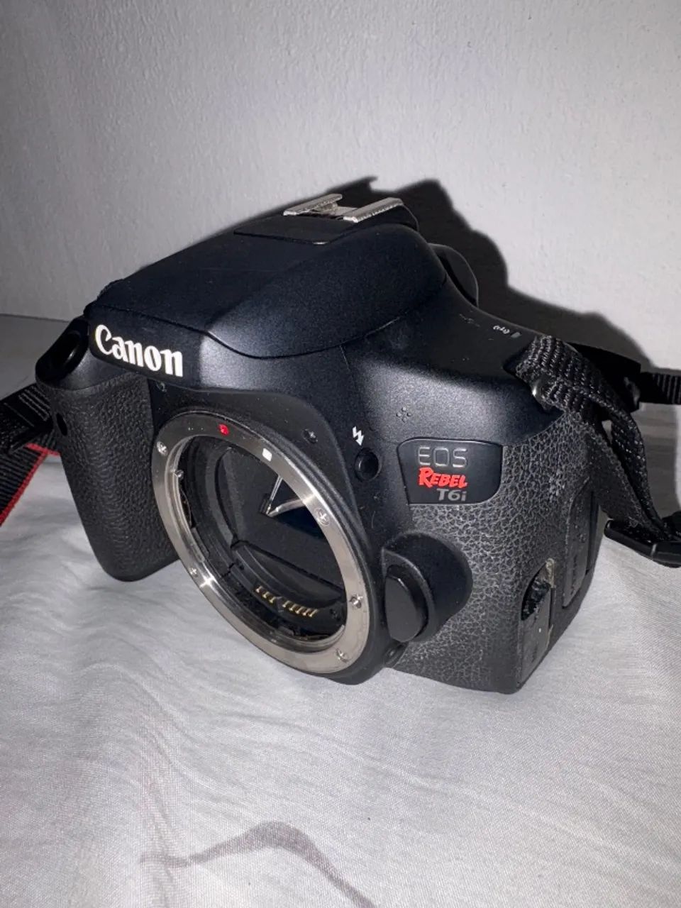 Câmera Cânon T6i  