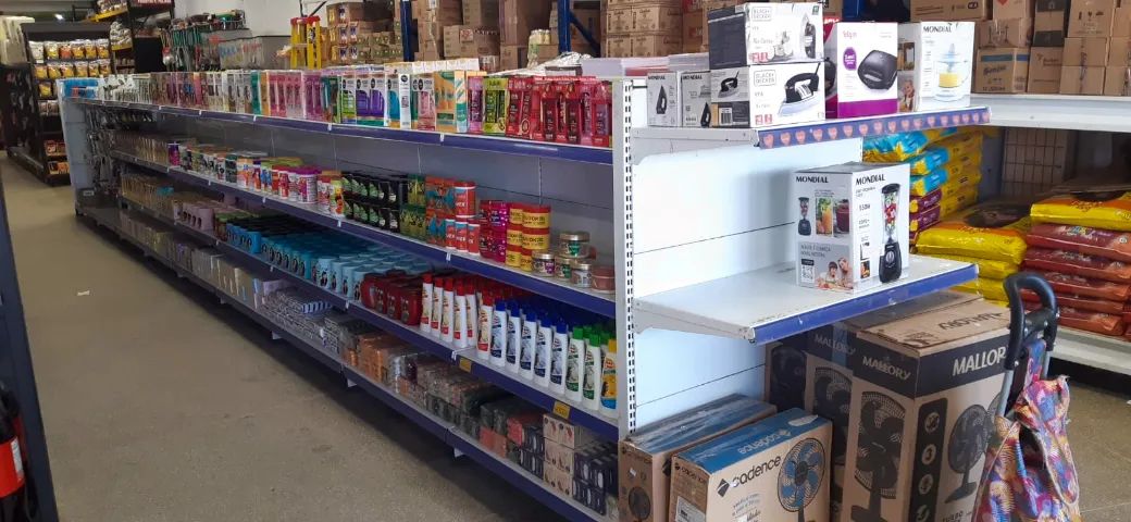 PRATELEIRAS / EXPOSITORES  PARA SUPERMERCADO