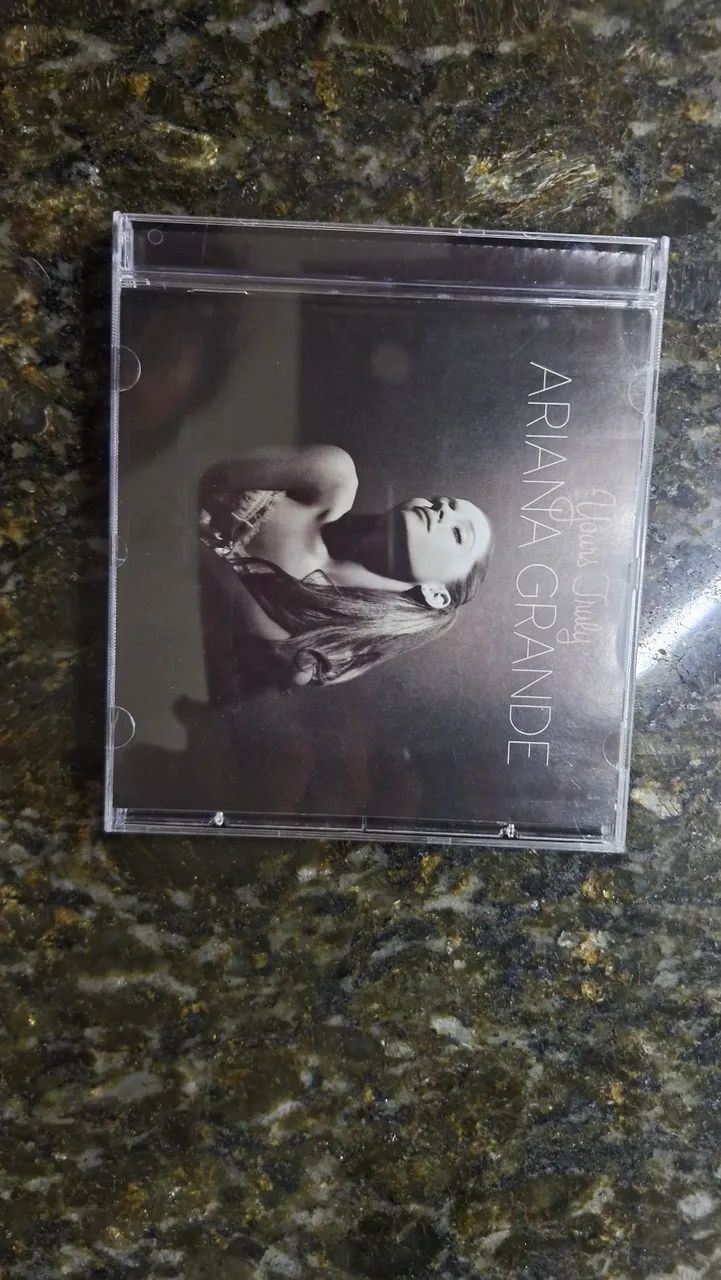 CD ariana grande Yours truly 