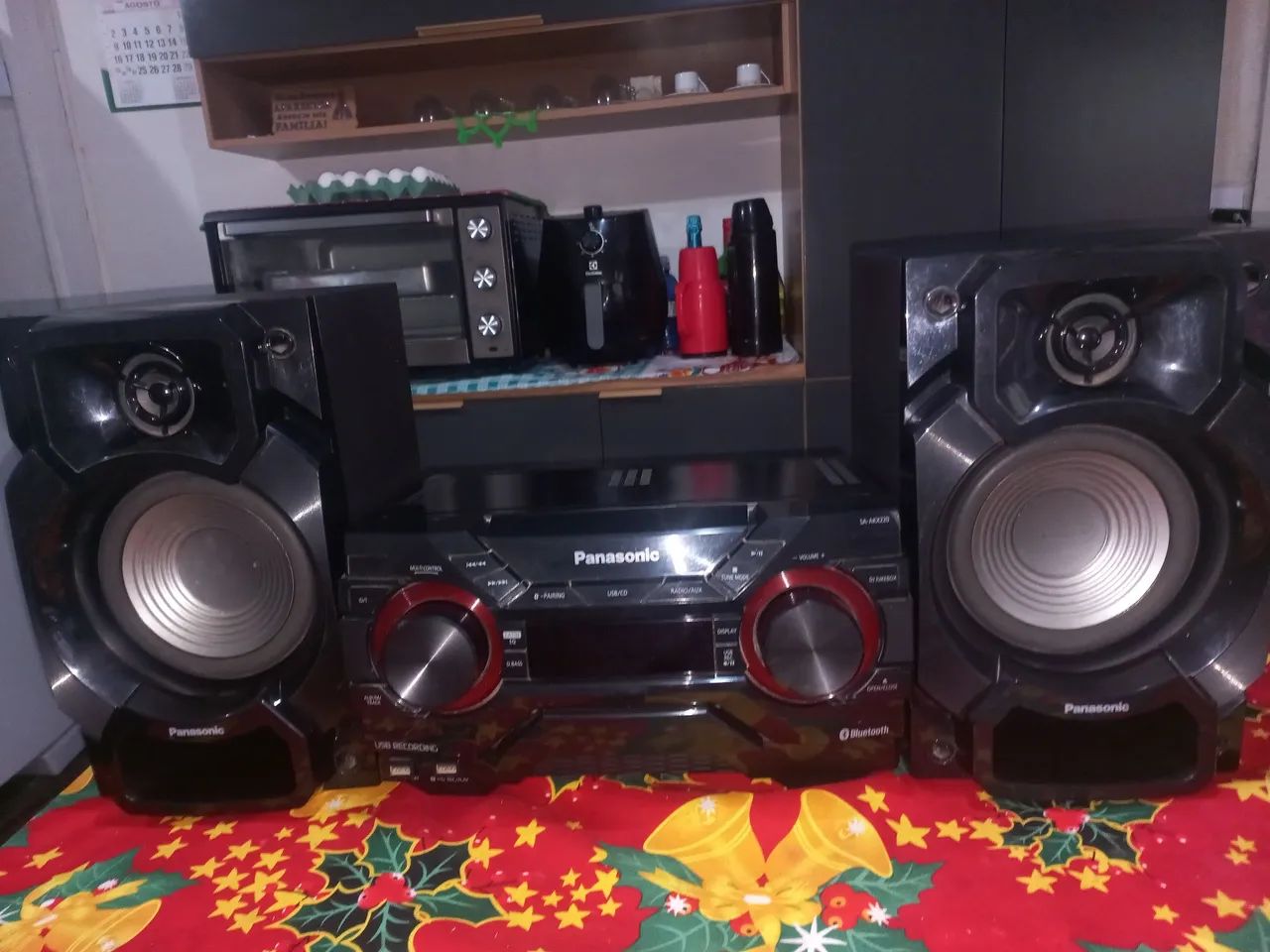 Aparelho de som Bluetooth em ótimo estado 