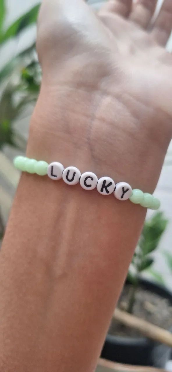 Bracelete de miçangas artesanal personalizado e pronta entrega