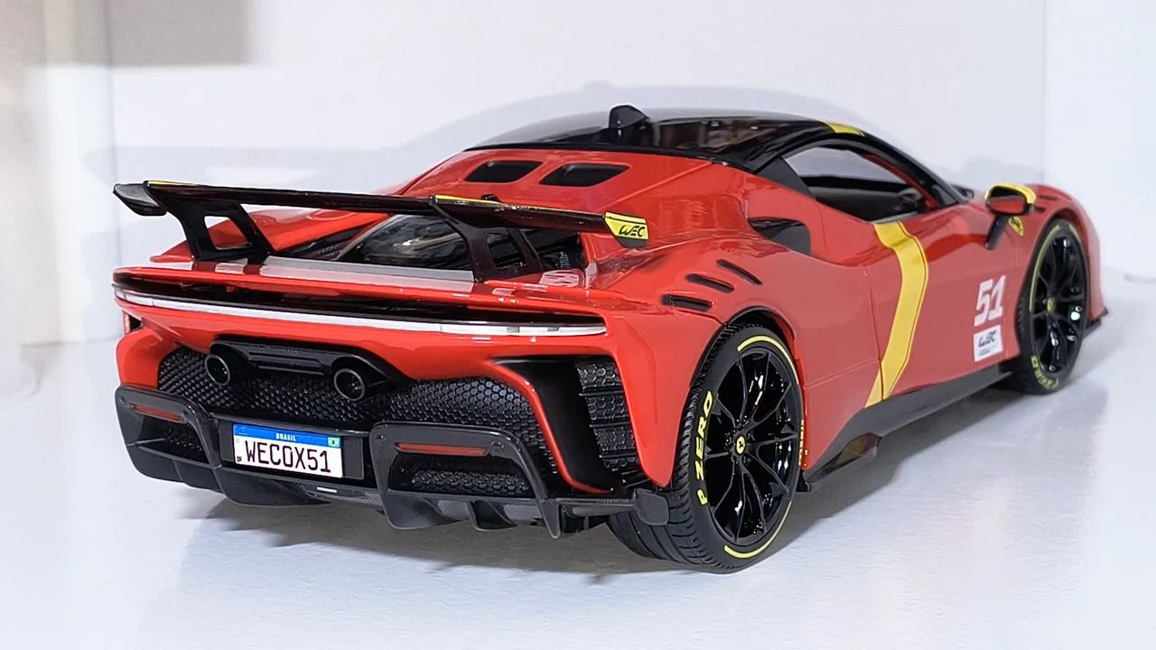 Miniatura Exclusiva Ferrari SF90 XX Stradale 1:18 WEC Edition