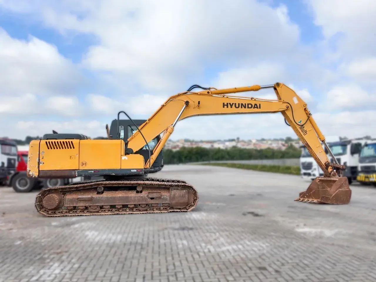 Escavadeira Hyundai 210 lc7 - Foto 4