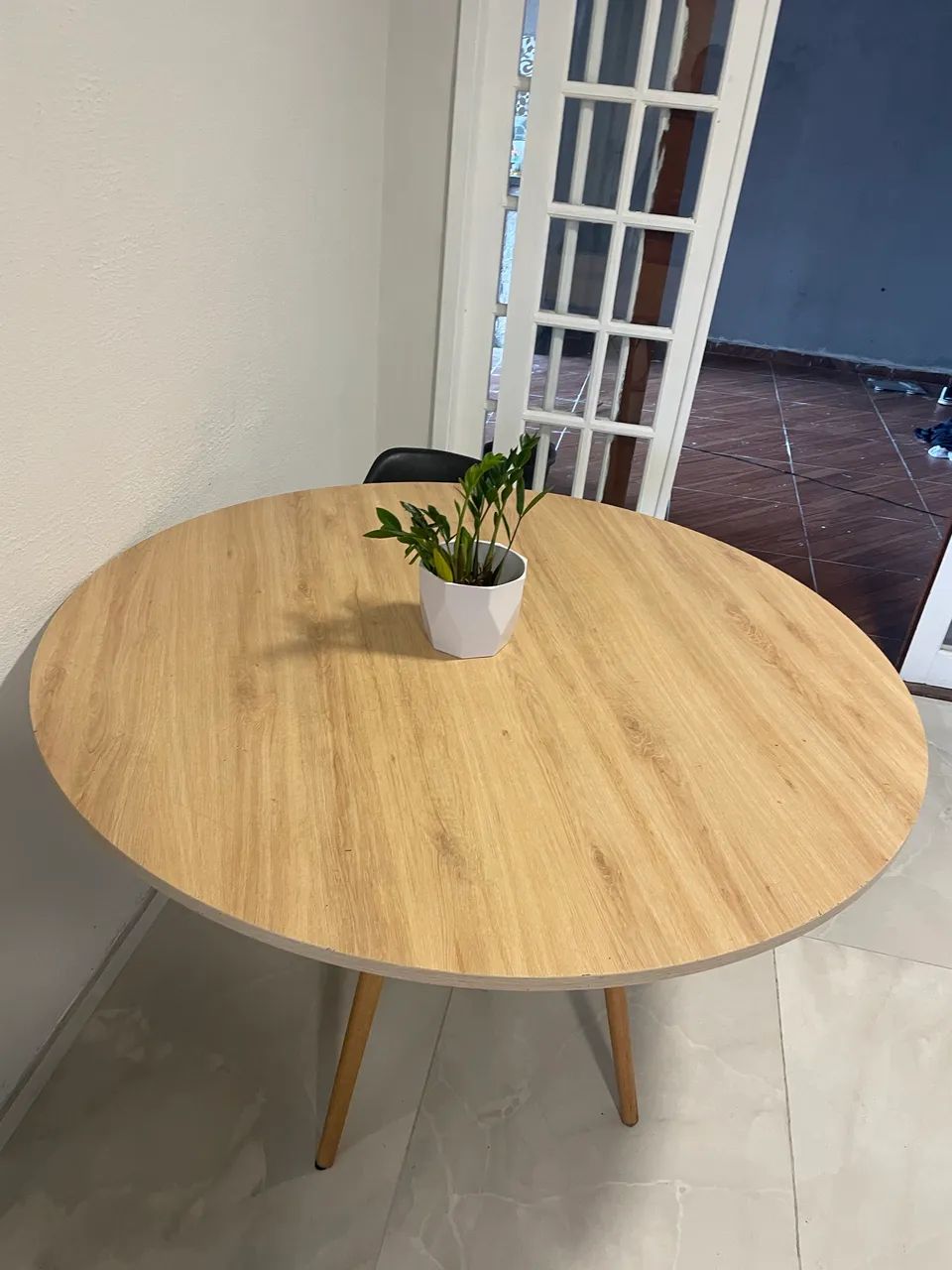 Mesa Eiffel 1,20